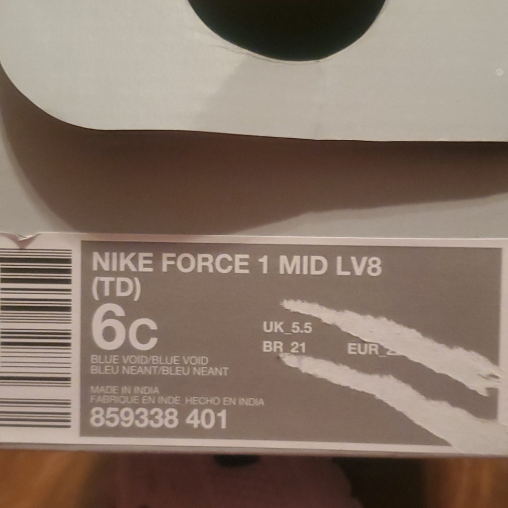 Shoe - Picture 3 of 3
